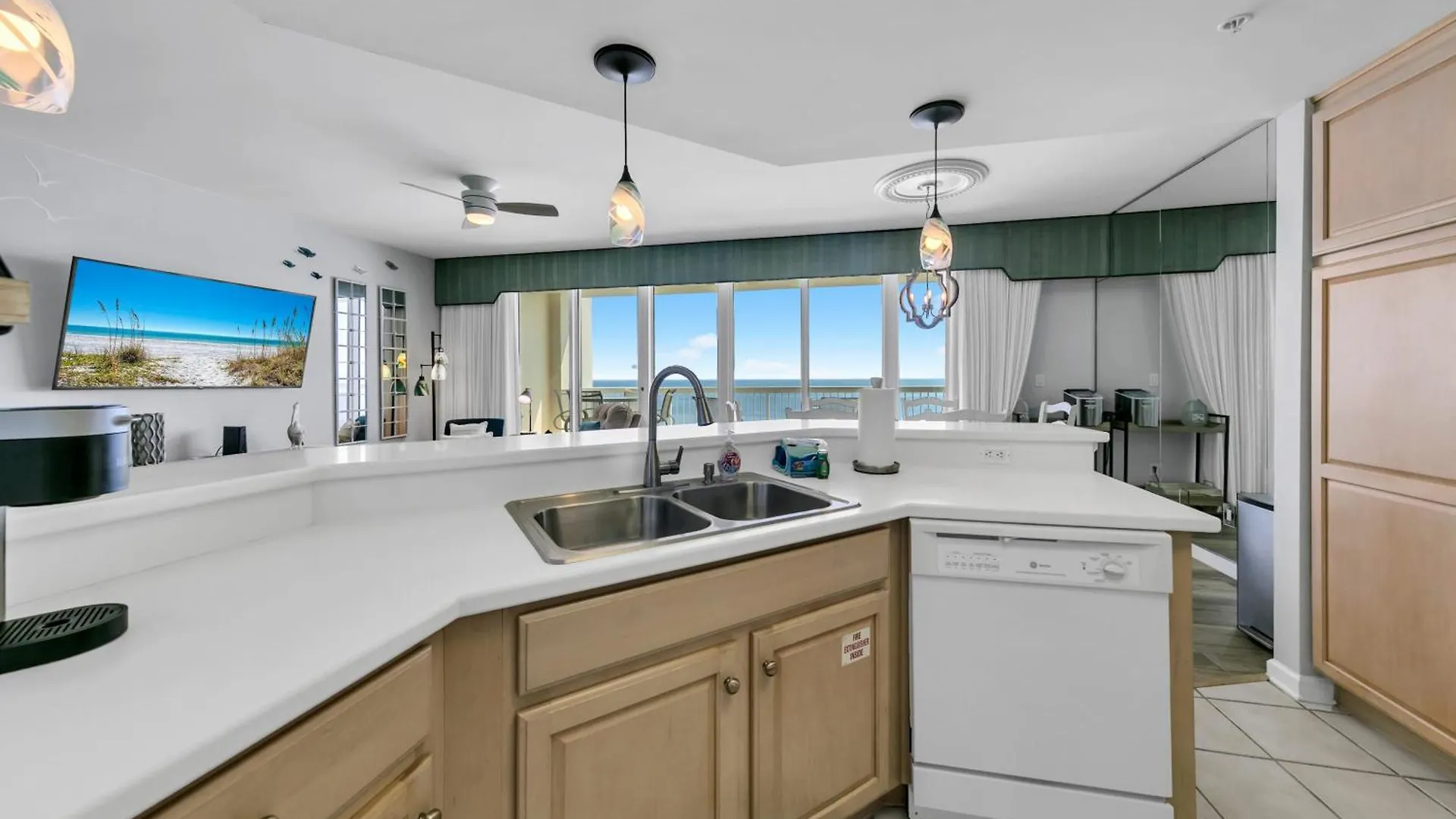 Silver Beach Towers 1003E Gulf Front Sleeps 8 Destin 0*,