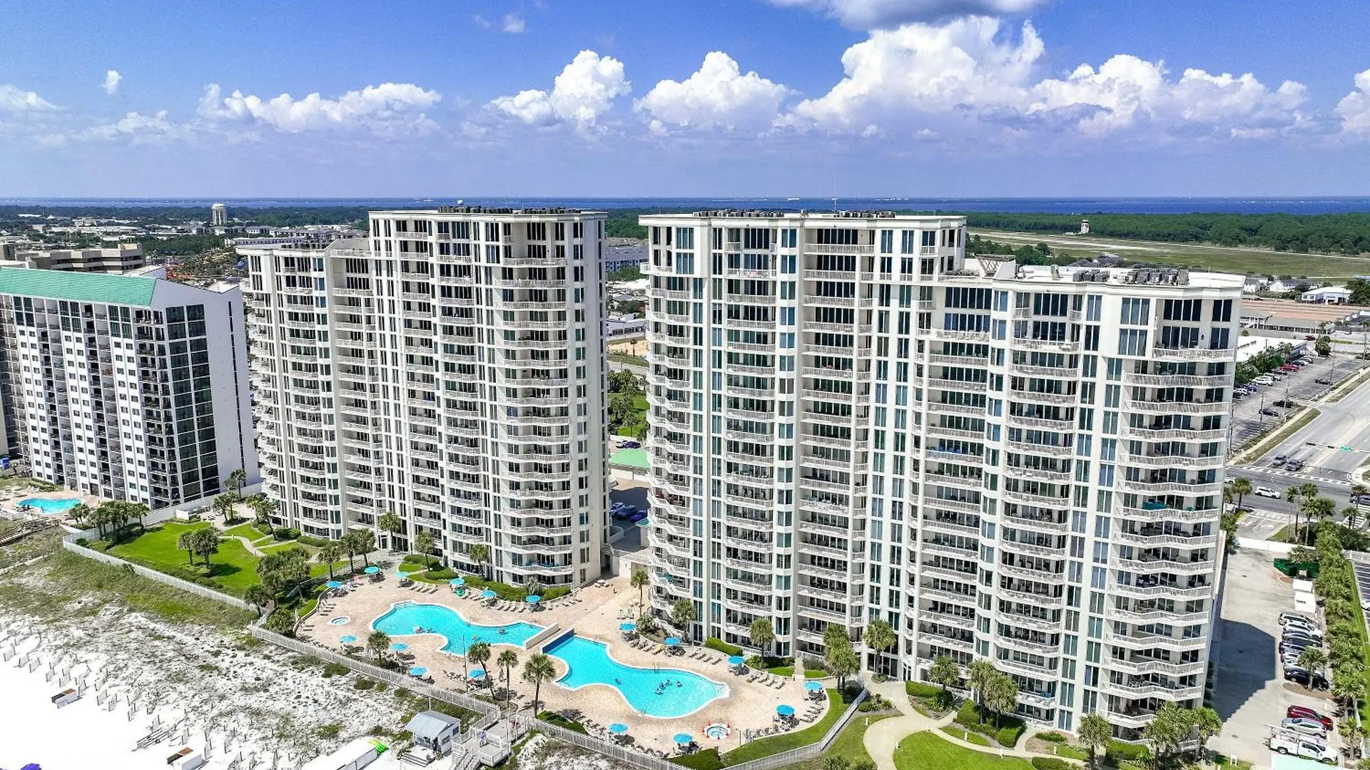 Silver Beach Towers 1003E Gulf Front Sleeps 8 Destin Holiday home
